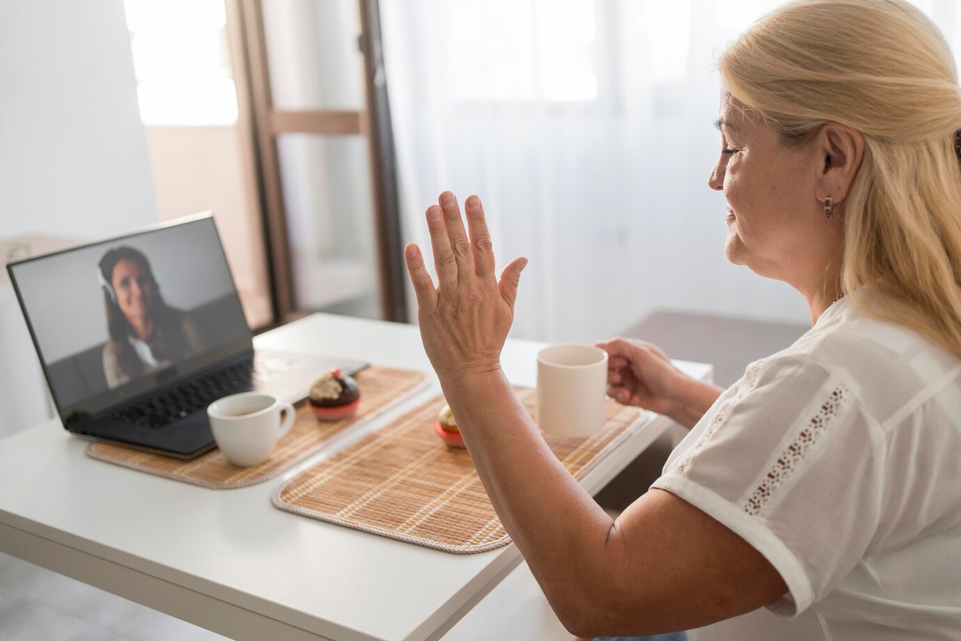 side-view-woman-quarantine-having-drink-with-friends-laptop_23-2148740960 (1) side-view-woman-quarantine-having-drink-with-friends-laptop_23-2148740960 (1)