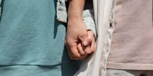 Έρευνα: Η στάση της Ελληνικής κοινωνίας στο γάμο των ομόφυλων ζευγαριών